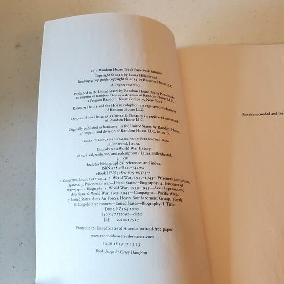 Unbroken by Laura Hillenbrand Paperback - Picture 3 of 7